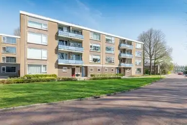 76m2 apartment to rent for 860€/month in Roelof van Schevenstraat 8, Enschede
