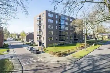 105m2 apartment to rent for 1025€/month in Schiestraat 6, Enschede