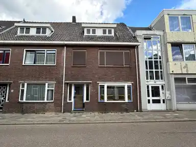 169m2 house to rent for 1288€/month in Eikenderweg 90, Heerlen