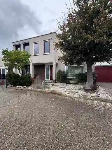 111m2 house to rent for 4000€/month in Robert Kochstraat 33, Badhoevedorp
