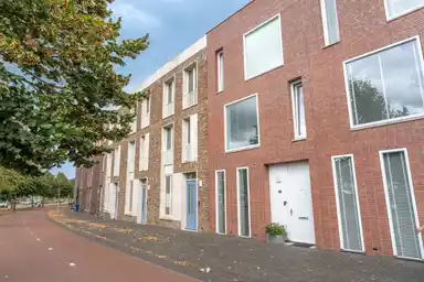 142m2 house to rent for 2850€/month in Stationslaan, Breda