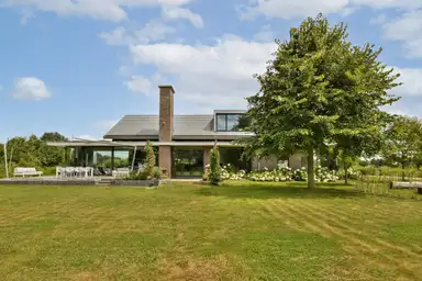 320m2 house to rent for 3950€/month in Dorpeldijk 13, Woerden