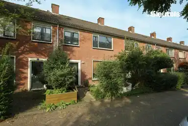 75m2 house à louer pour 731.93€/mois à Bernard Zweersstraat 13, Leiden