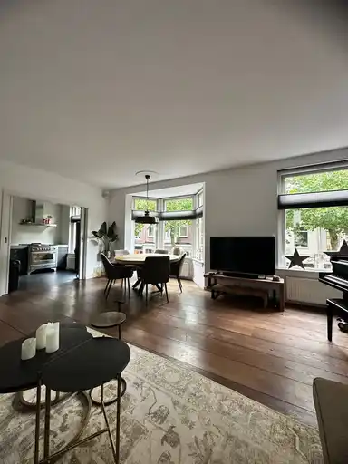 120m2 apartment to rent for 2350€/month in Breed 35A, Hoorn