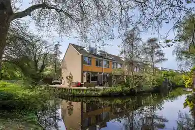 120m2 apartment in affitto per 2950€/mese a Bizetstraat 55, Delft