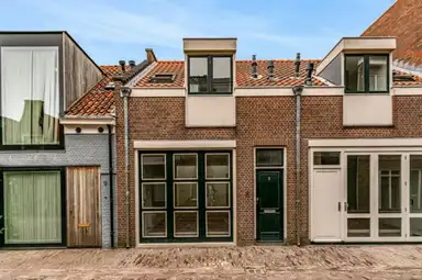 80m2 house à louer pour 2350€/mois à West Havenstraat 90, Leiden