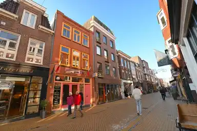 130m2 apartment zur Miete für 1395€/Monat in Folkingestraat 49a, Groningen
