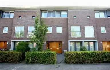 115m2 house à louer pour 1995€/mois à Laan van Avant-Garde 186, Rotterdam