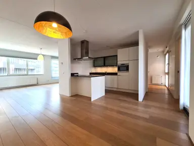 100m2 apartment zur Miete für 1695€/Monat in Renier Nafzgerstraat 6B, Maastricht