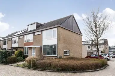 131m2 house to rent for 3750€/month in Belle van Zuylenlaan 1183, Amstelveen