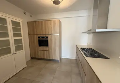 137m2 apartment to rent for 1975€/month in Akerstraat 50F, Heerlen
