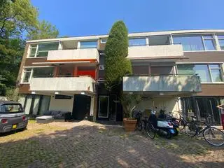 164m2 apartment to rent for 3200€/month in Parmentierlaan 76, Amstelveen
