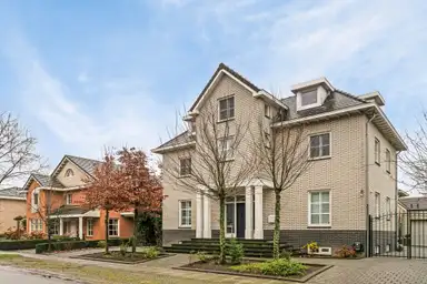 334m2 house in affitto per 5250€/mese a Count Basiegracht, Eindhoven