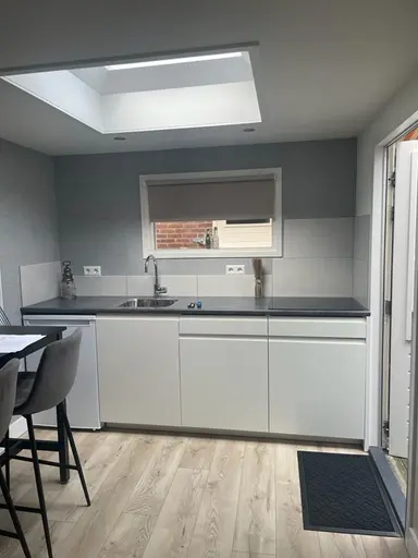 18m2 apartment à louer pour 860€/mois à Buitensluisstraat 9, Katwijk