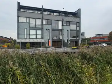 177m2 house à louer pour 8500€/mois à Waterlandsingel 106, The Hague