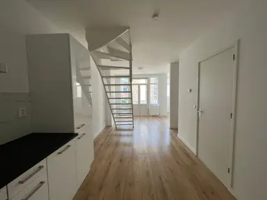 85μ² apartment προς ενοικίαση για 2400€/μήνα σε Borgesiusstraat 29A-02, Rotterdam