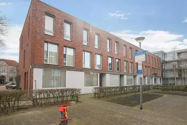 131m2 house zur Miete für 3000€/Monat in Buys Ballotstraat 1, Hilversum