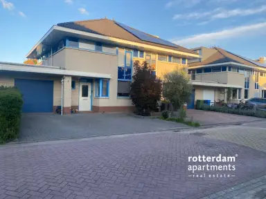 144m2 house to rent for 2495€/month in Bottelarijstraat, Amsterdam