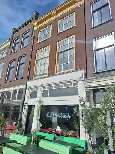 40m2 apartment to rent for 1304€/month in Markt 48, Delft