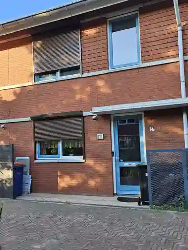 150m2 apartment to rent for 2700€/month in Mickey Mousestraat, Almere