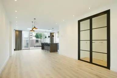 205μ² house προς ενοικίαση για 5500€/μήνα σε Ruys de Beerenbroucklaan 2, Amstelveen
