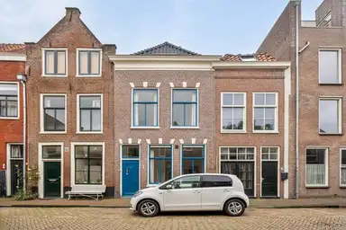 110m2 house à louer pour 2450€/mois à Langestraat, Leiden