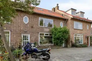 130m2 apartment to rent for 2750€/month in Cornelis van der Lijnlaan 28, Haarlem