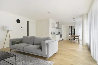 102m2 apartment to rent for 3721€/month in Kalvermarkt 8, The Hague