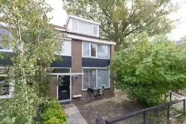 175μ² house προς ενοικίαση για 3750€/μήνα σε Maluslaan 16, Amstelveen
