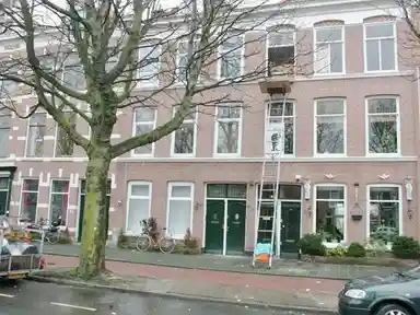 48m2 apartment à louer pour 1006€/mois à Koningin Emmakade 2, The Hague