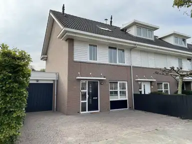 116μ² apartment προς ενοικίαση για 2300€/μήνα σε Bachlaan, Nieuw Vennep
