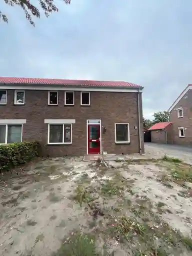 90μ² house προς ενοικίαση για 820€/μήνα σε Margrietstraat, Deurne