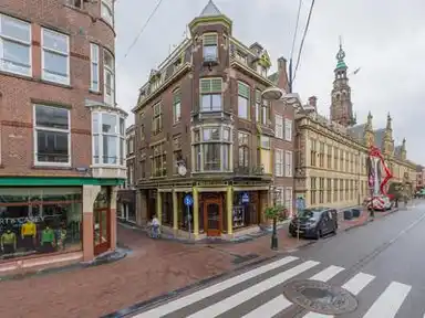 161μ² apartment προς ενοικίαση για 4000€/μήνα σε Breestraat 90, Leiden