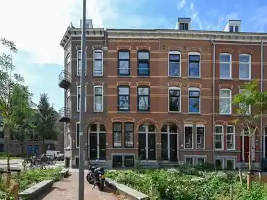80μ² apartment προς ενοικίαση για 1200€/μήνα σε Blommersdijkselaan 2B-02, Rotterdam