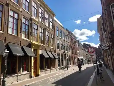 17m2 studio à louer pour 735€/mois à Breestraat, Leiden