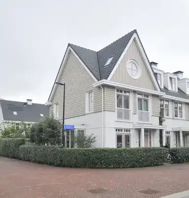 187μ² apartment προς ενοικίαση για 3850€/μήνα σε Charlotte van Pallandtstraat 9, Noordwijk