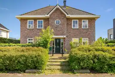 317m2 house te huur voor 4200€/maand in Brouwersdam, Hoofddorp