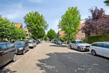147m2 house à louer pour 2695€/mois à Kerkstraat 129, Waalwijk