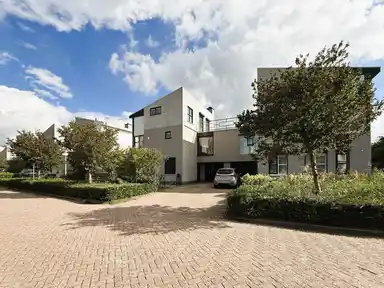 230μ² house προς ενοικίαση για 4500€/μήνα σε Teding van Berkhoutweg 36, Halfweg
