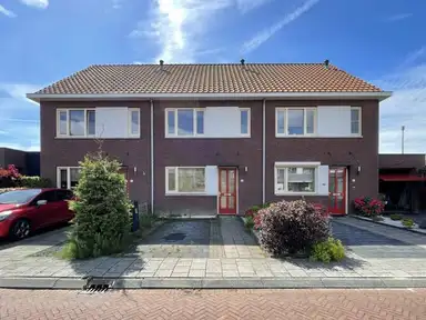 108m2 house to rent for 1195€/month in Prins Frisohof, Sint-Maartensdijk