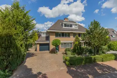 180m2 house to rent for 3400€/month in Louisahoeve 10, Hoofddorp