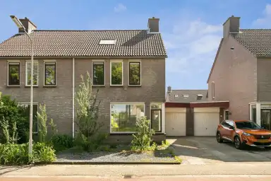 137m2 house to rent for 1350€/month in Godfried Bomanslaan, Kloetinge