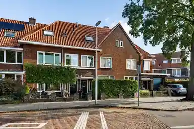 130m2 house à louer pour 2795€/mois à Anna van Engelandstraat, Eindhoven