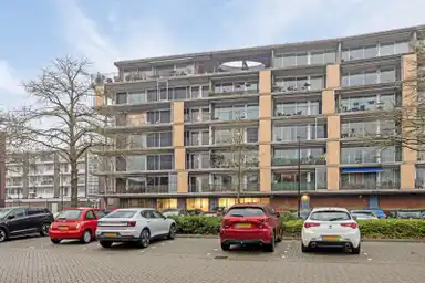 70m2 apartment zur Miete für 1225€/Monat in Guido Gezellestraat 193, Voorburg