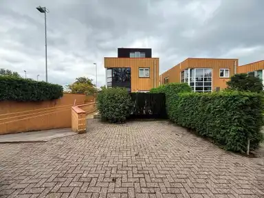 260m2 house to rent for 6950€/month in Bovenkerkerweg, Amstelveen