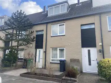 130m2 house to rent for 3200€/month in Marianne Philipslaan, Amstelveen
