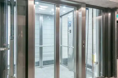 84m2 apartment à louer pour 2492€/mois à Kruiskade, Rotterdam