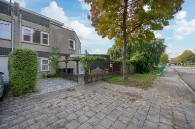 183m2 house te huur voor 2600€/maand in Annie M.G. Schmidtweg 207, Almere
