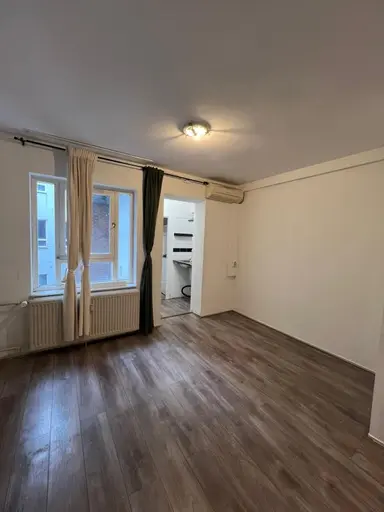25μ² studio προς ενοικίαση για 1900€/μήνα σε Prins Hendrikkade, Amsterdam