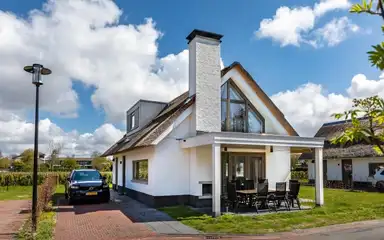 150m2 house to rent for 3500€/month in Duindamseweg, Noordwijk